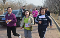 广饶县供电公司女职工参加环湖健步行