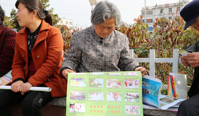 近年来，国网利辛县供电公司积极贯彻落实地方政府工作要求，把安全用电和维护社会和谐稳定发展作为工作重点，在维护好内部工作环境和谐、共进的同时，切实保护好电力设施的安全运行，持续且广泛地进行安全用电宣传，得到群众的称赞和当地政府的表彰，为“增强法治观念，深化平安创建，建设法治利辛”尽心尽责。