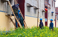 河南滑县：雨天施工忙 标准承工匠