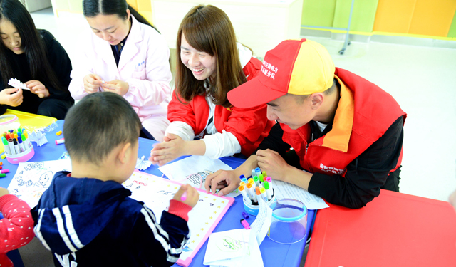  5月4日，国网广德县供电公司团委联合广德县市场监管局团委，带着浓浓的爱心、文具及生活用品来到广德县儿童福利院，开展“五四”爱心慰问活动。 