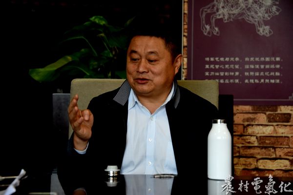 接受采访_2910.JPG