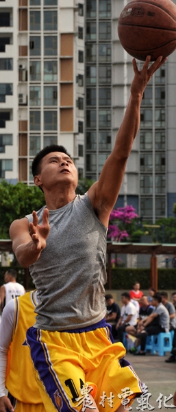 运动员矫健身姿2.jpg