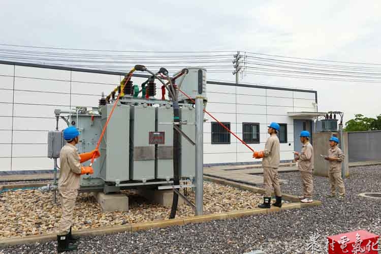6月10日,独术变电站投运现场.JPG