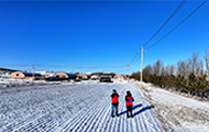 蒙东赤峰市敖汉旗供电公司:雪后巡视10千伏镇西线